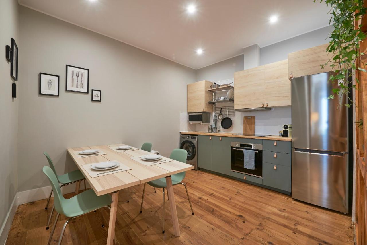 Design For Big Groups 4bed/3bath Apartment